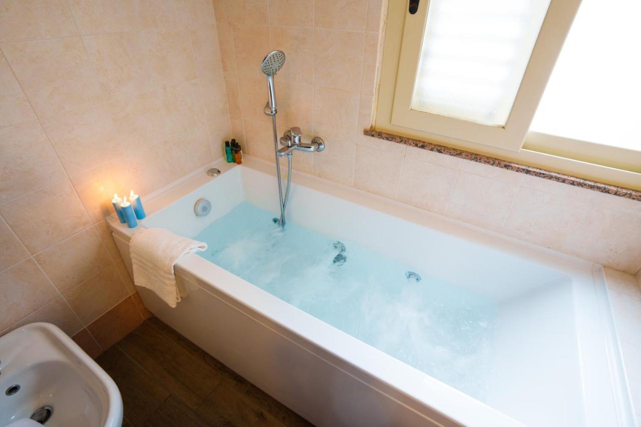 Quattro Torri B&B Санта-Тереза-ди-Рива Экстерьер фото