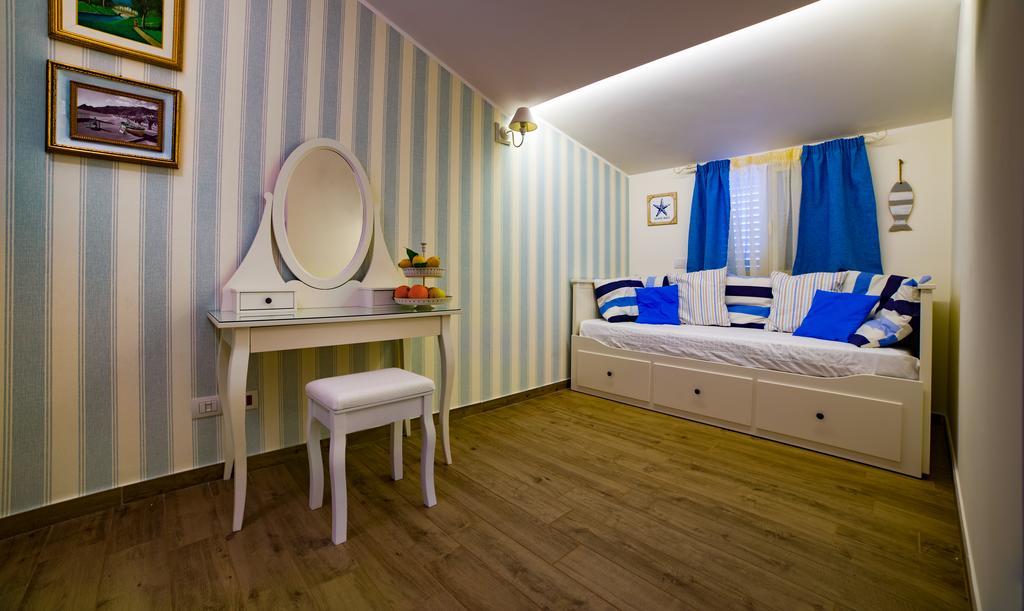 Quattro Torri B&B Санта-Тереза-ди-Рива Экстерьер фото
