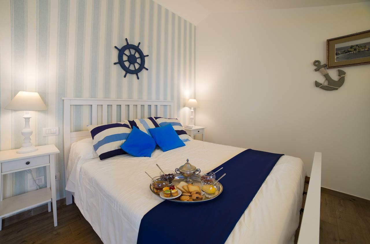 Quattro Torri B&B Санта-Тереза-ди-Рива Экстерьер фото